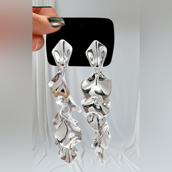 Jewelry - Bold Metallic Leaf Drop Earrings Silver Statement